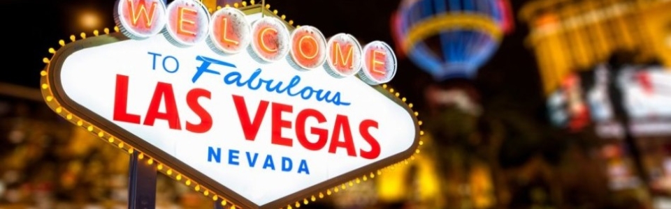 gold las vegas sign