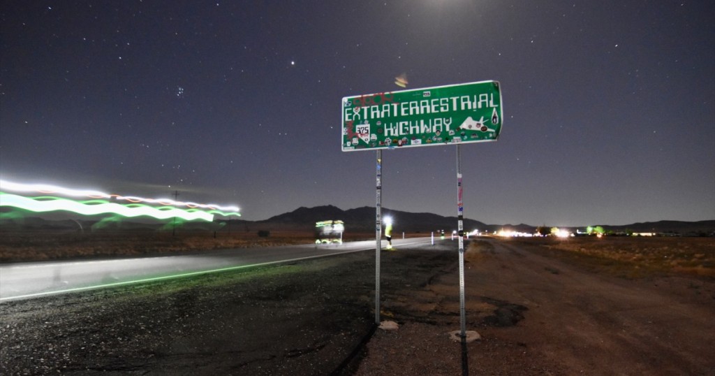 ET Jeff Blakley pic, ET sign
